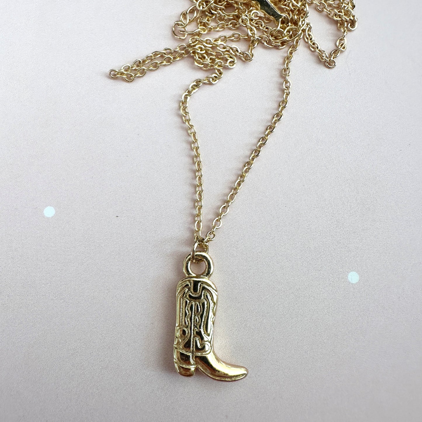 GIDDY UP NECKLACE